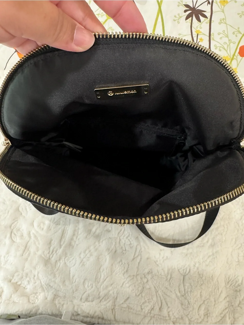Lululemon Festival Black Crossbody Bag 5L - Picture 5 of 5